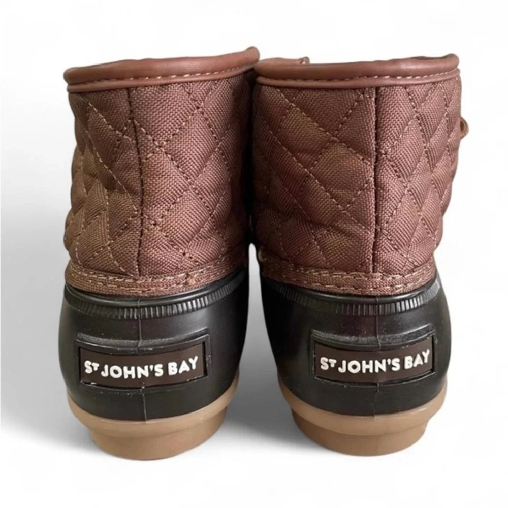 Women's St. Johns‎ Bay Brown Quilted Duck Boots Size 8 Snow Rain Ankle Outdoor